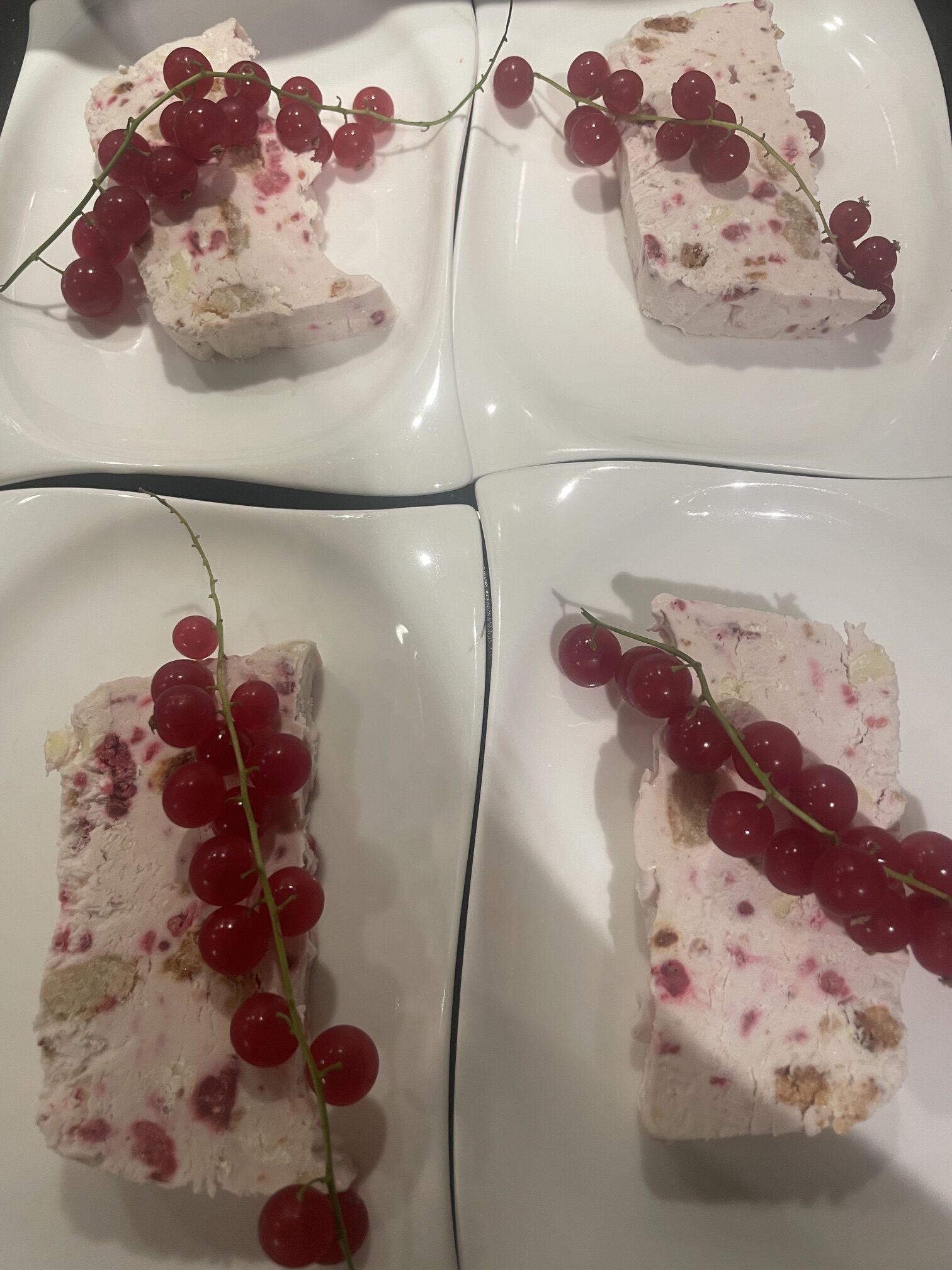 semifreddo met frambozen en witte chocola Canadese appeltaart